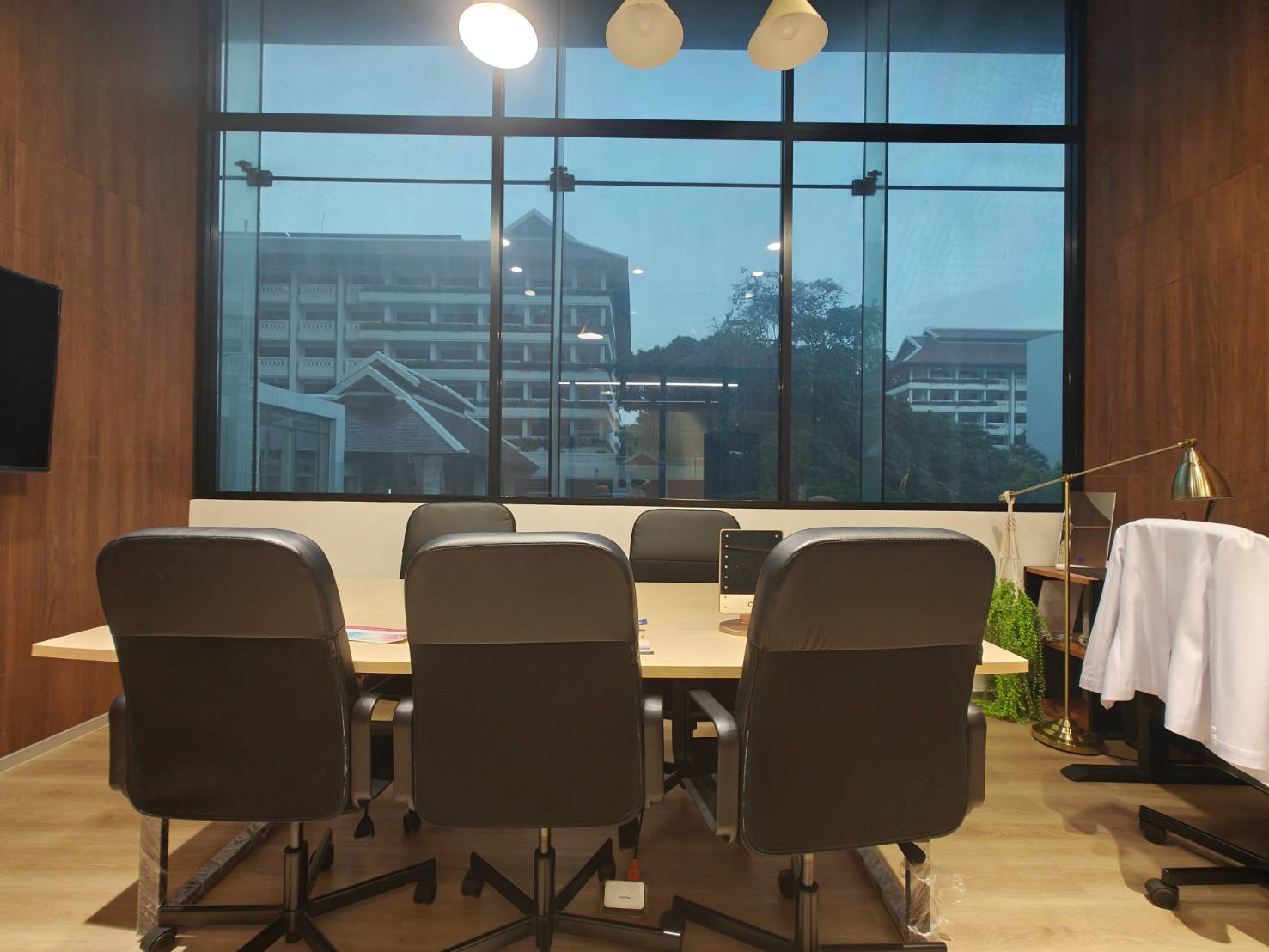 ห้องประชุม 4 เมตร