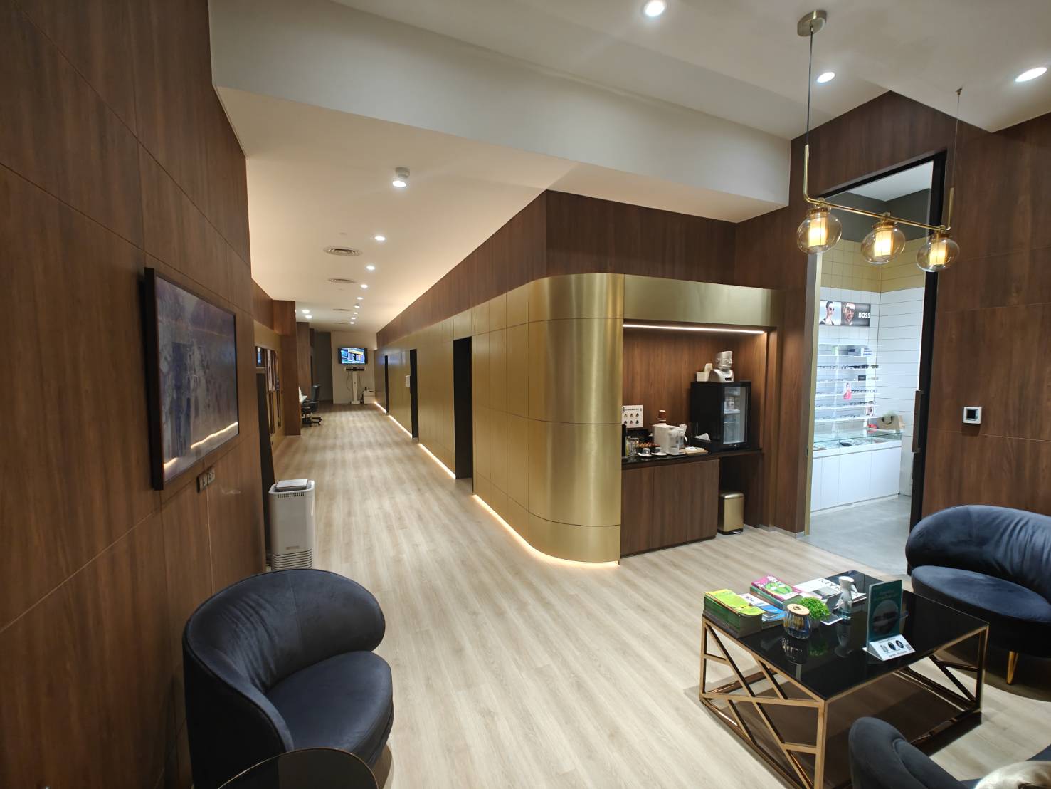 Optical X — ล็อบบี้และพื้นที่บริการ